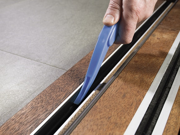 Track & Seal Brush